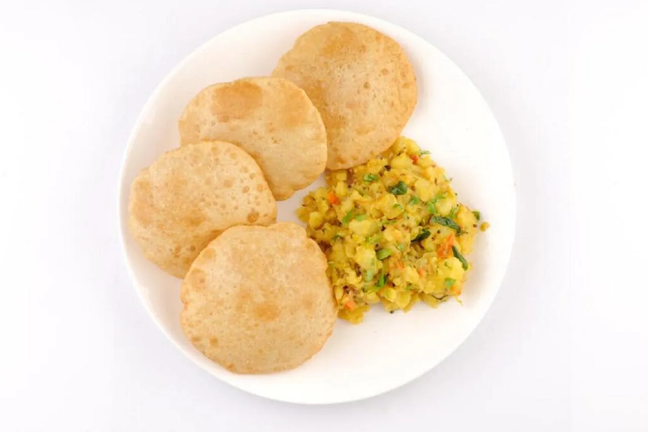 Goroomgo Kashi Inn Varanasi Near Railway Station